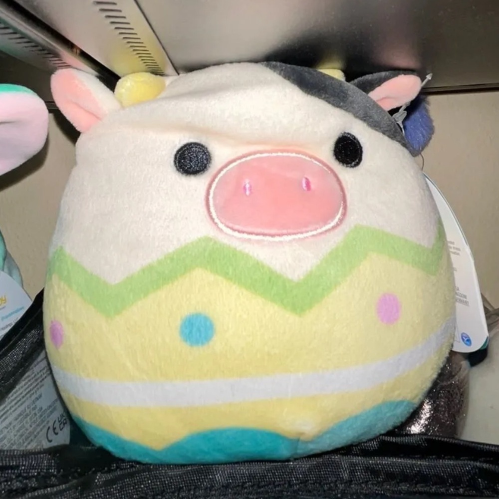 5” Connor the Cow in Half an Egg